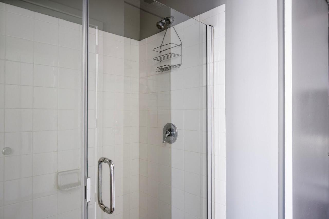 1br W Wd Gym Roof Nr Assembly T Bos-555a